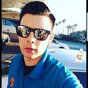 Meet your Posher, Genaro